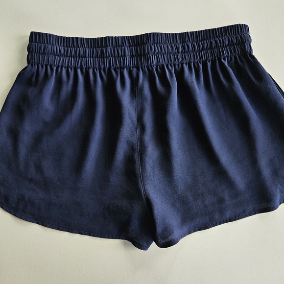 Sunday Best Shorts - Picture 5 of 6
